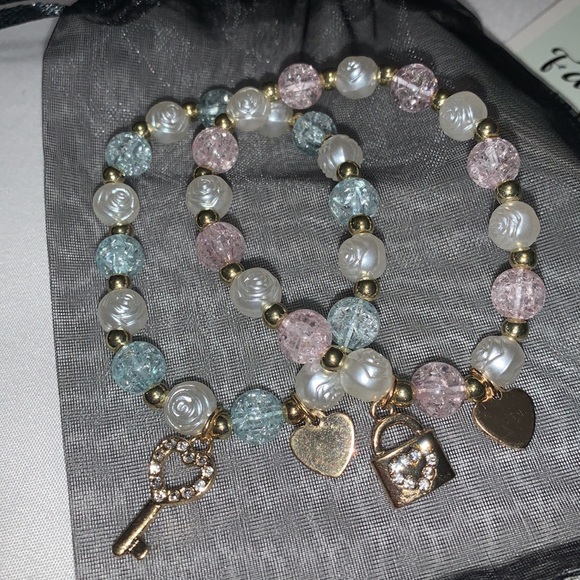 ๐๐ Beaded Heart Lock & Key Bracelet Set - Picture 3 of 9